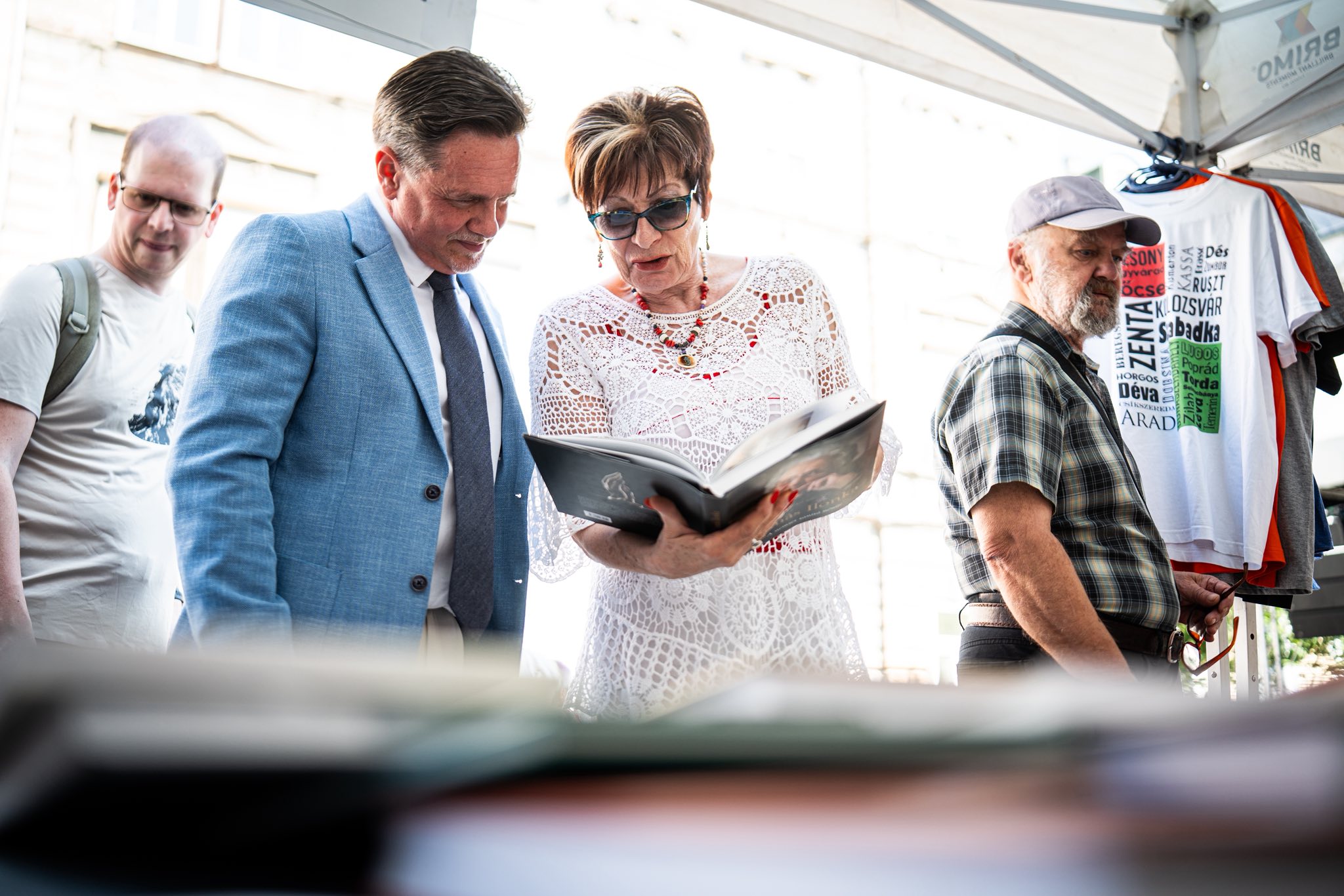 Tóth-Szántai József polgármester és Mács Ildikó, a Felvidék Ház szakmai igazgatója. Fotó: https://www.facebook.com/tothszantai.jozsef Tóth-Szántai József polgármester és Mács Ildikó, a Felvidék Ház szakmai igazgatója. Fotó: https://www.facebook.com/tothszantai.jozsef
