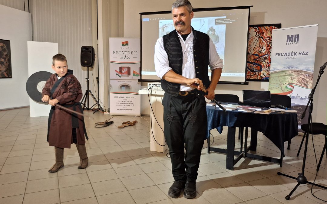 Harcművészeten át megélt magyarság – Bemutatkozott a Felföldi Dalia Iskola